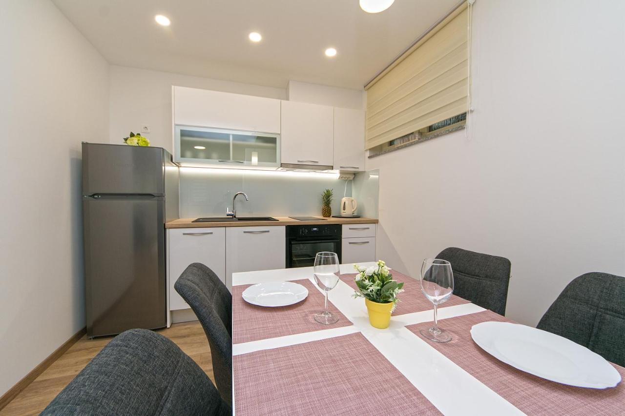 Apartments Vila Nadalina Delux Brela Exterior foto